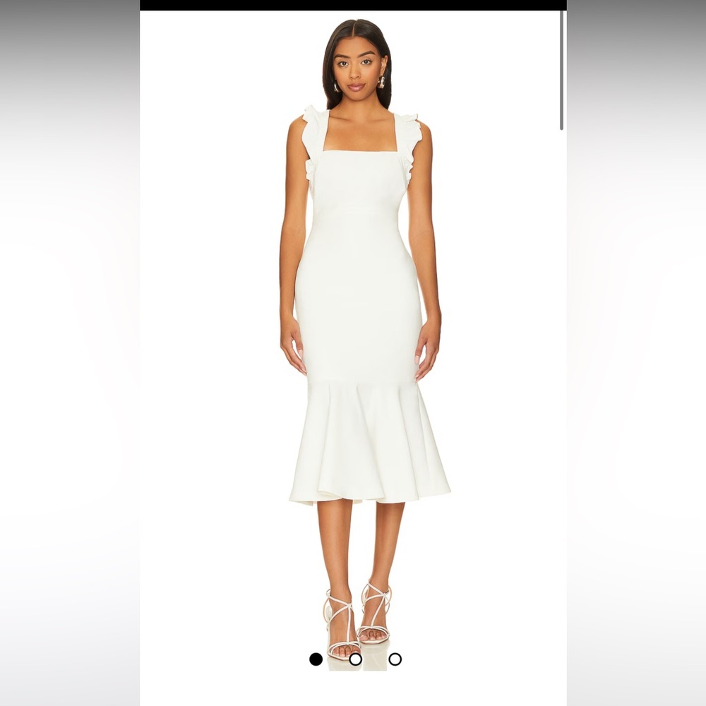 Elegant White Sleeveless Dress